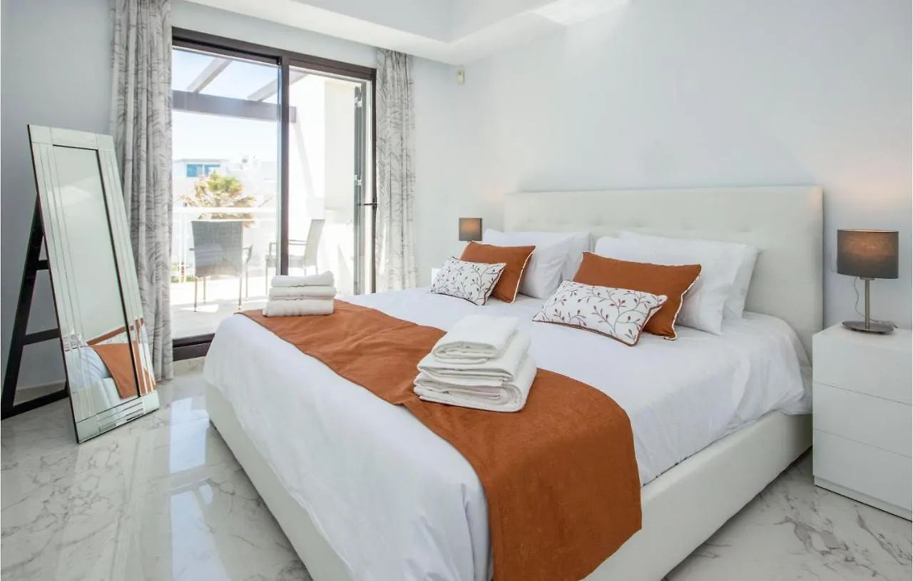 Cozy Apartment In Casares With House Sea View Spain