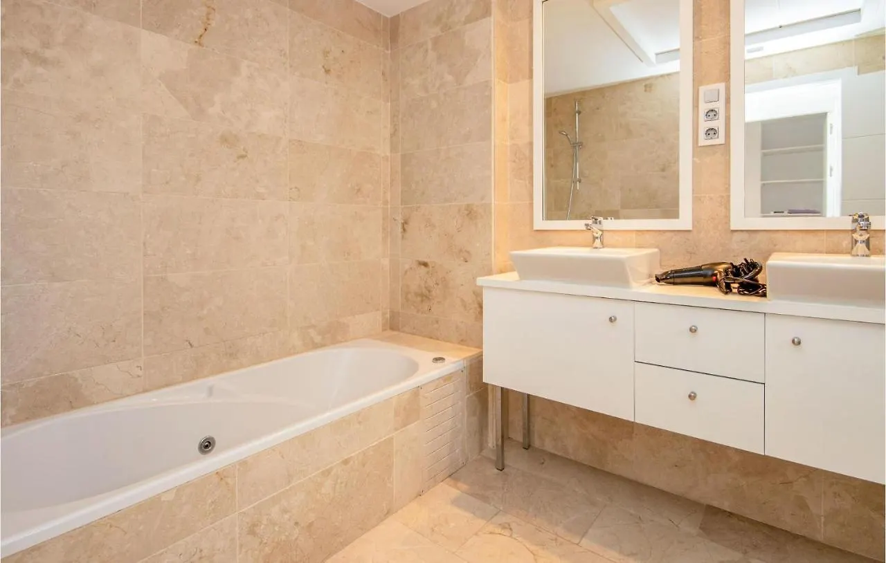 Cozy Apartment In Casares With House Sea View